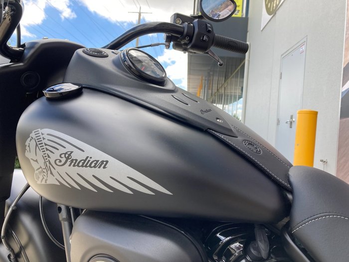 2020 Indian CHIEF DARK HORSE Black