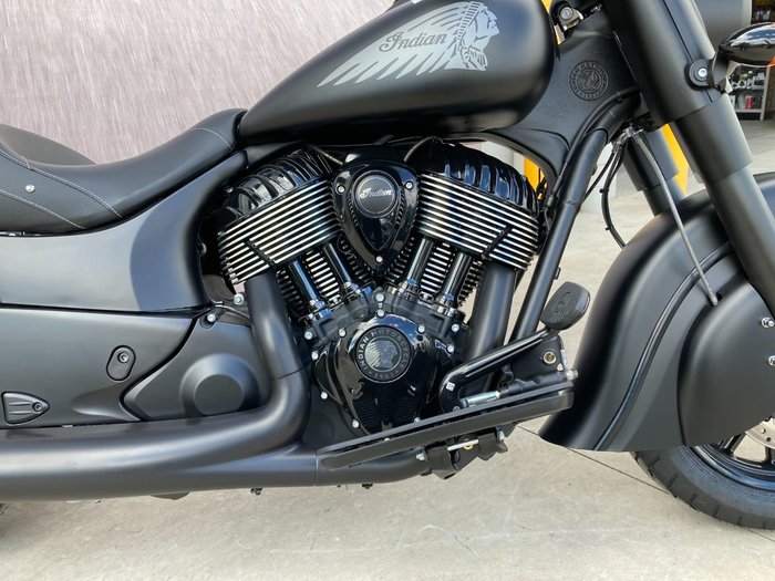 2020 Indian CHIEF DARK HORSE Black