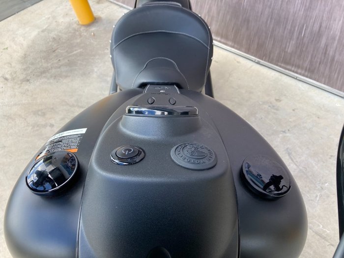 2020 Indian CHIEF DARK HORSE Black