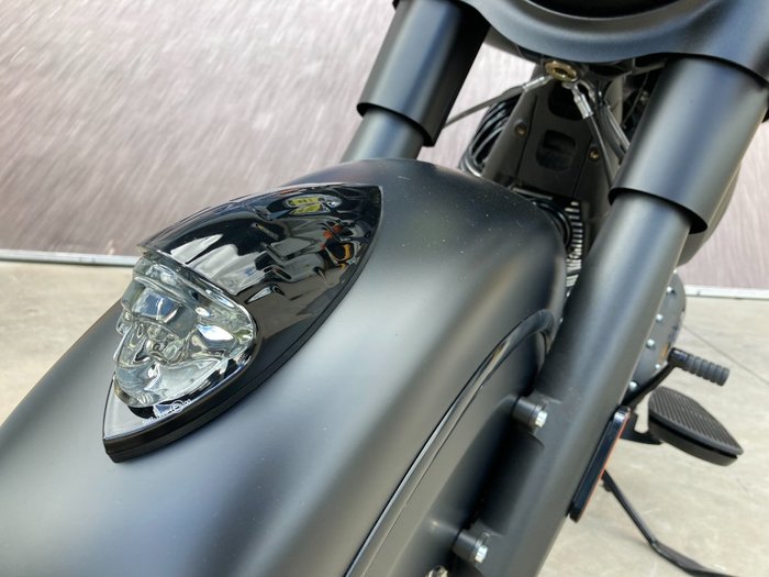 2020 Indian CHIEF DARK HORSE Black