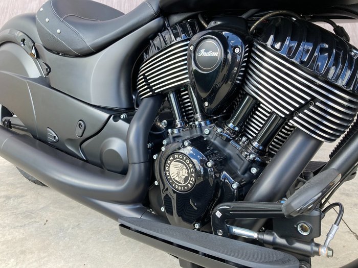 2020 Indian CHIEF DARK HORSE Black