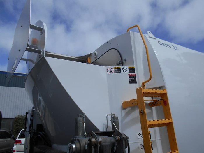 2015 MERCEDES-BENZ ECONIC 2630LL DUAL CONTROL White