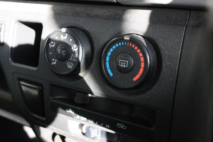 2008 Toyota Hiace Commuter TRH223R MY08 White