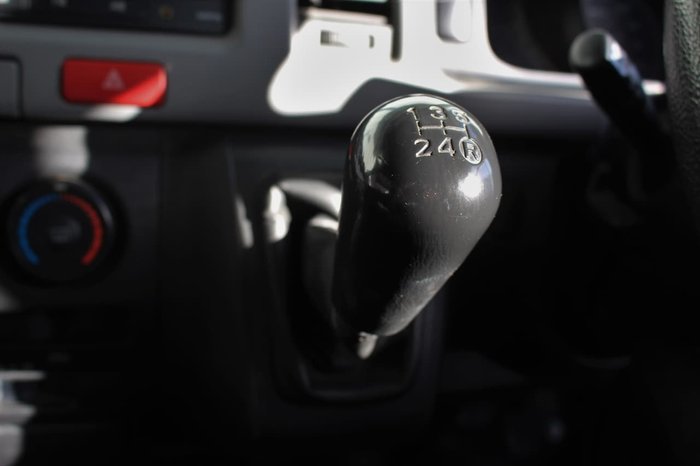 2008 Toyota Hiace Commuter TRH223R MY08 White