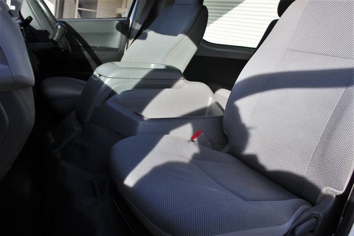 2008 Toyota Hiace Commuter TRH223R MY08 White