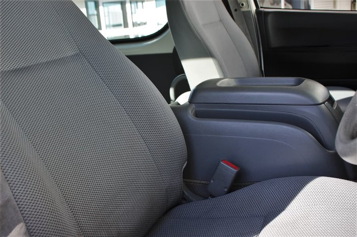 2008 Toyota Hiace Commuter TRH223R MY08 White