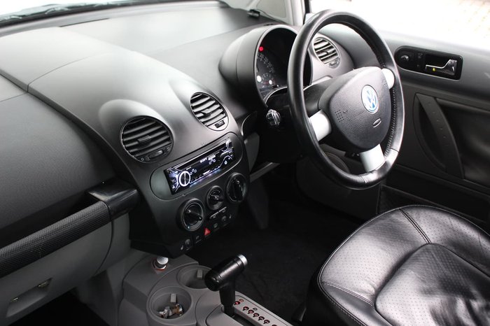 2001 Volkswagen Beetle 9C Silver