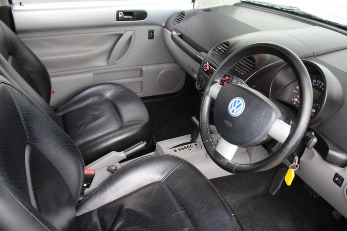 2001 Volkswagen Beetle 9C Silver