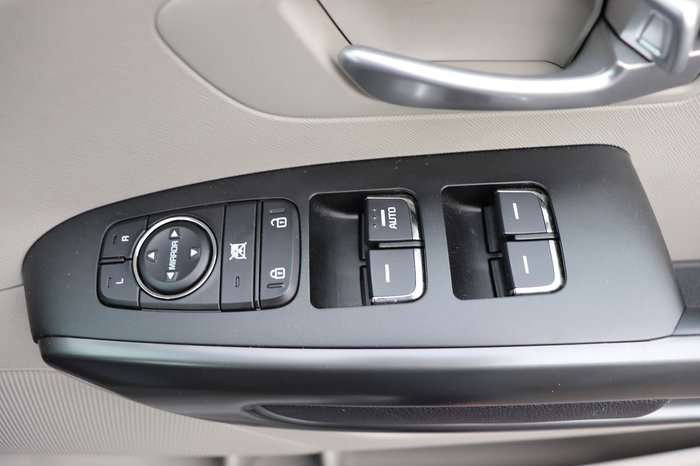 2019 Kia Carnival S YP MY20 Silver