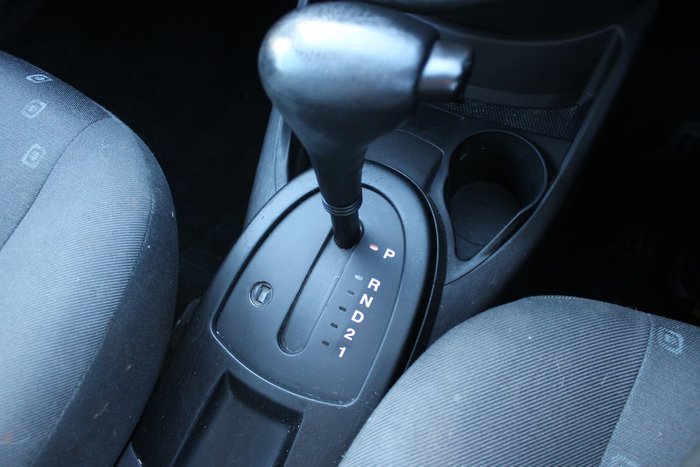 2004 Ford Focus CL LR MY03 White