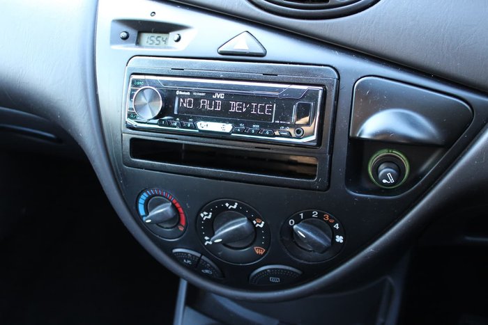 2004 Ford Focus CL LR MY03 White