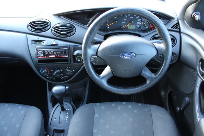 2004 Ford Focus CL LR MY03 White