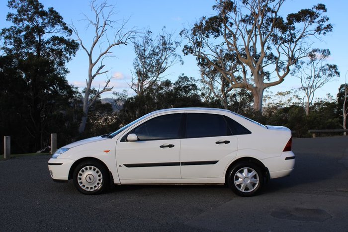 2004 Ford Focus CL LR MY03 White