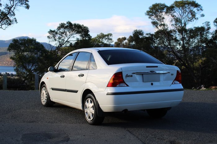 2004 Ford Focus CL LR MY03 White