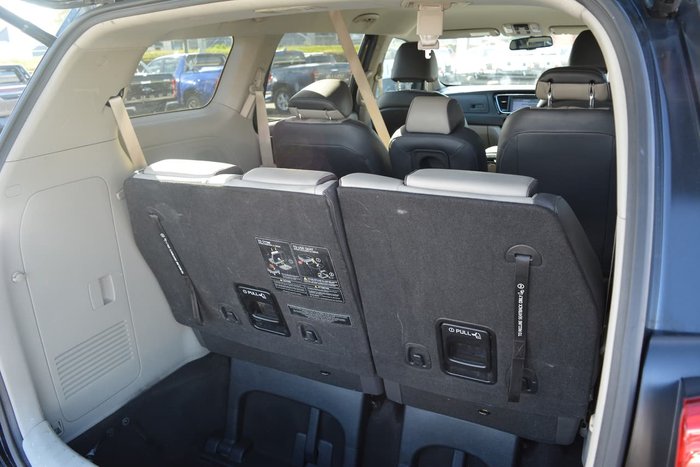 2016 Kia Carnival SLi YP MY16 Black