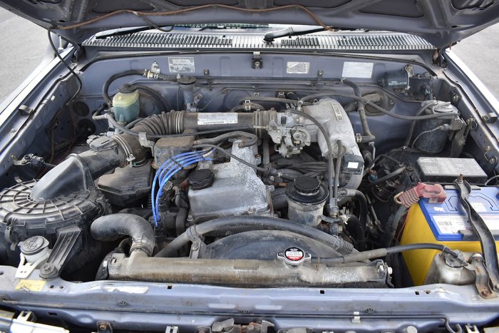 1998 Toyota Hilux SR5 RZN169R 4X4 Dual Range Grey