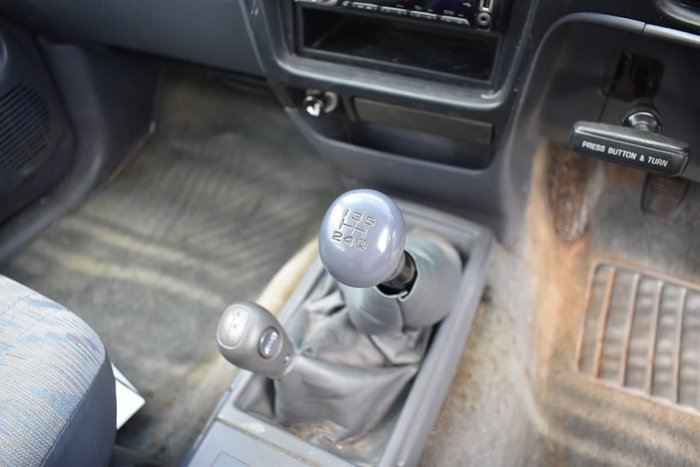 1998 Toyota Hilux SR5 RZN169R 4X4 Dual Range Grey