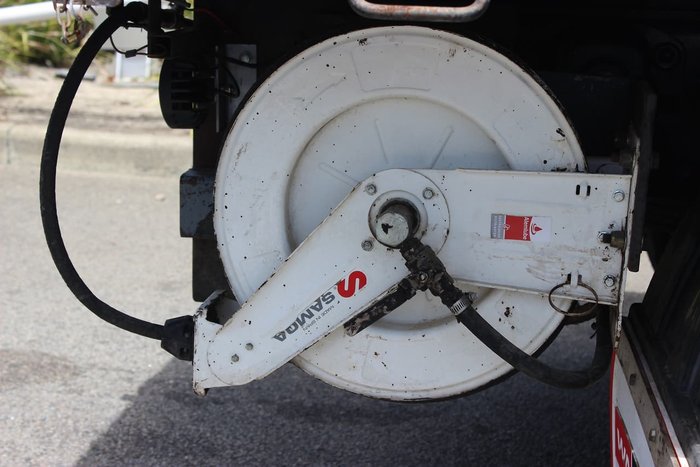 2009 HINO FG 1527 TIPPER AND CRANE WHITE