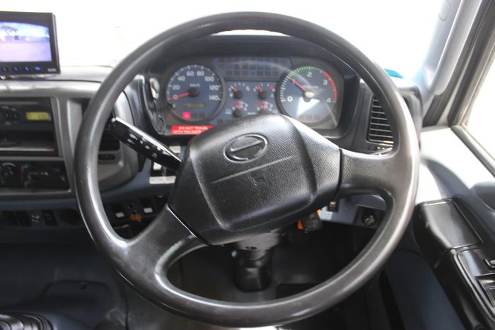 2009 HINO FG 1527 TIPPER AND CRANE WHITE