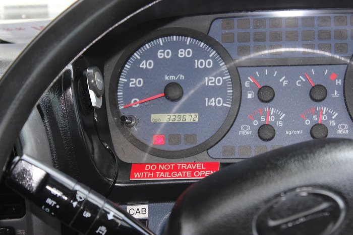 2009 HINO FG 1527 TIPPER AND CRANE WHITE