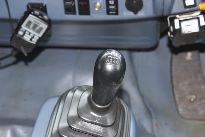 2009 HINO FG 1527 TIPPER AND CRANE WHITE