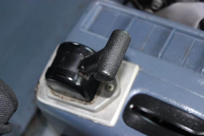 2009 HINO FG 1527 TIPPER AND CRANE WHITE