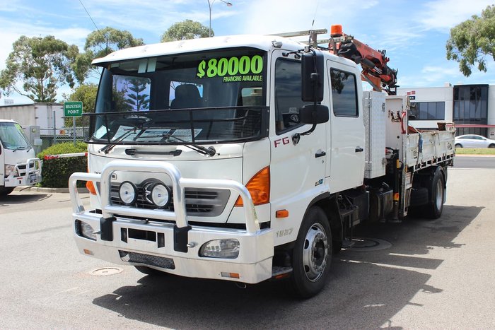2009 HINO FG 1527 TIPPER AND CRANE WHITE