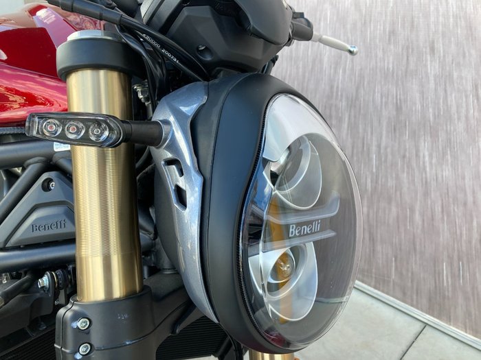 2021 Benelli 2021 Benelli 750CC 752S Road Red