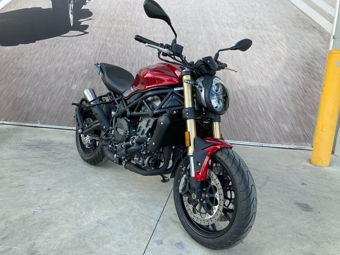 2021 Benelli 2021 Benelli 750CC 752S Road Red