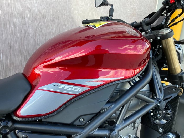 2021 Benelli 2021 Benelli 750CC 752S Road Red