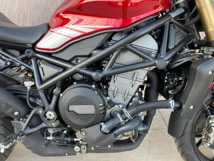 2021 Benelli 2021 Benelli 750CC 752S Road Red