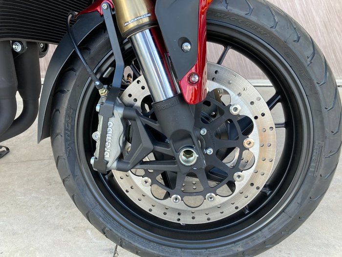 2021 Benelli 2021 Benelli 750CC 752S Road Red