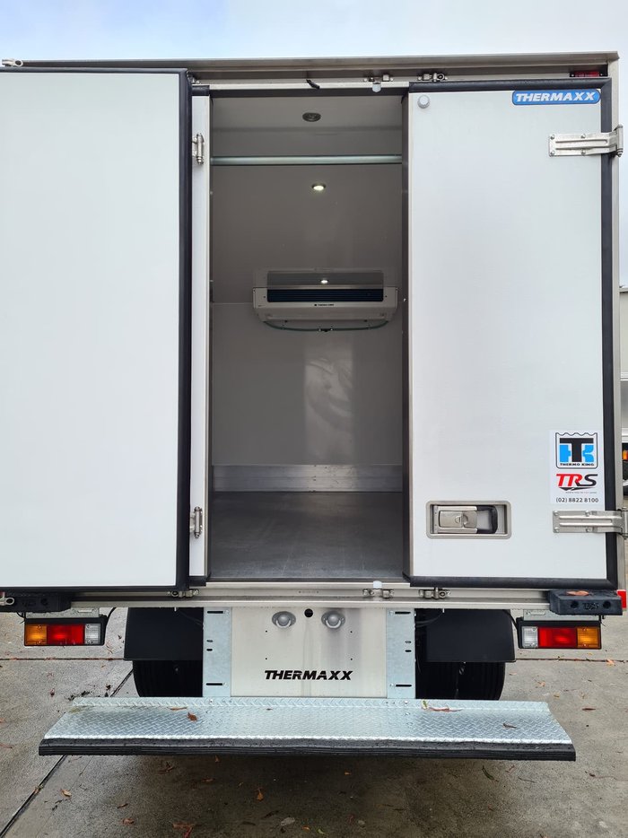2020 FUSO CANTER 815 - FREEZER BODY White