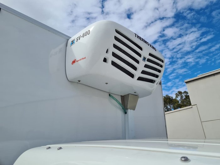 2020 FUSO CANTER 815 - FREEZER BODY White