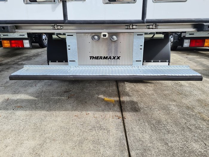 2020 FUSO CANTER 815 - FREEZER BODY White