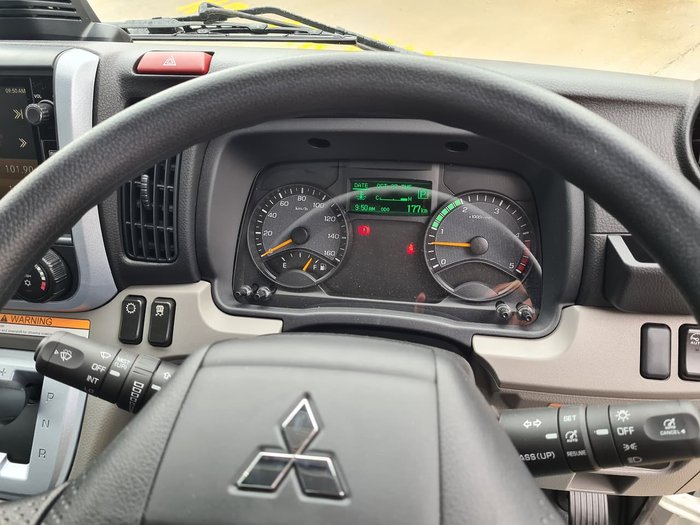 2020 FUSO CANTER 815 - FREEZER BODY White