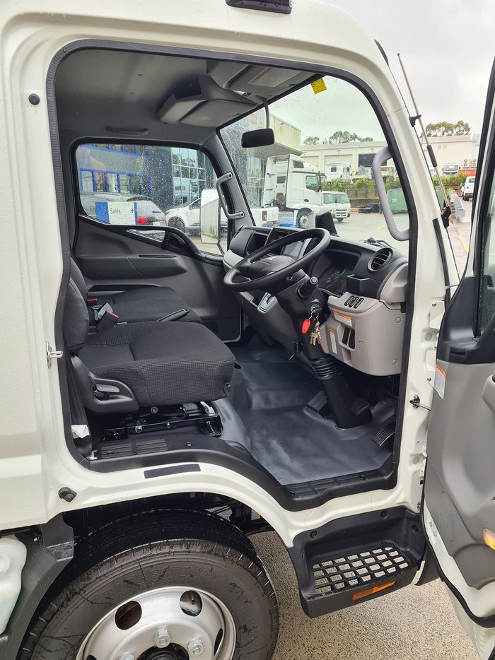 2020 FUSO CANTER 815 - FREEZER BODY White