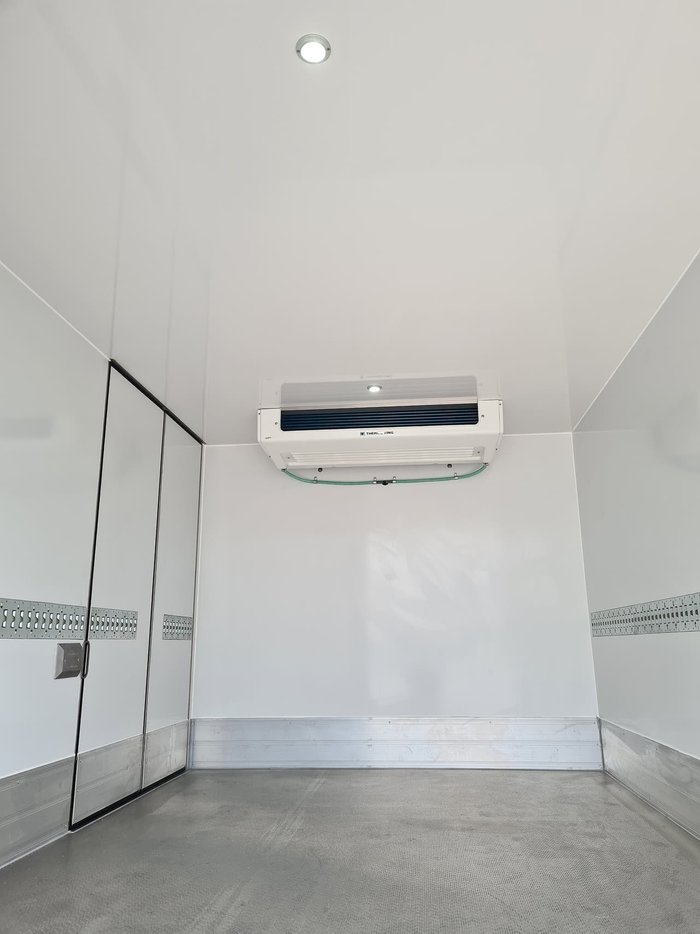 2020 FUSO CANTER 815 - FREEZER BODY White