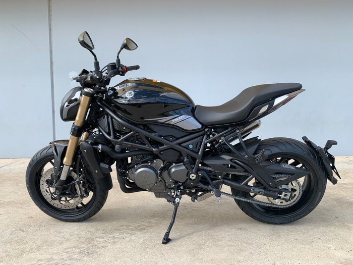 2021 Benelli 2021 Benelli 750CC 752S Road Black
