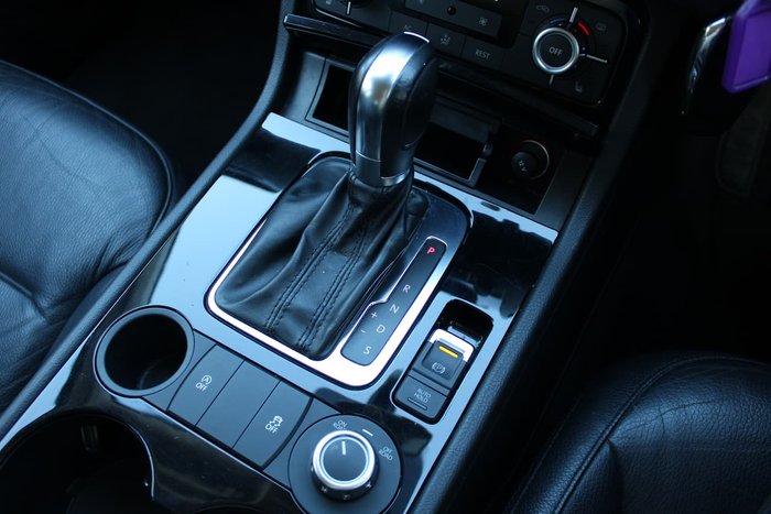 2011 Volkswagen Touareg 150TDI 7P MY11 Four Wheel Drive Silver