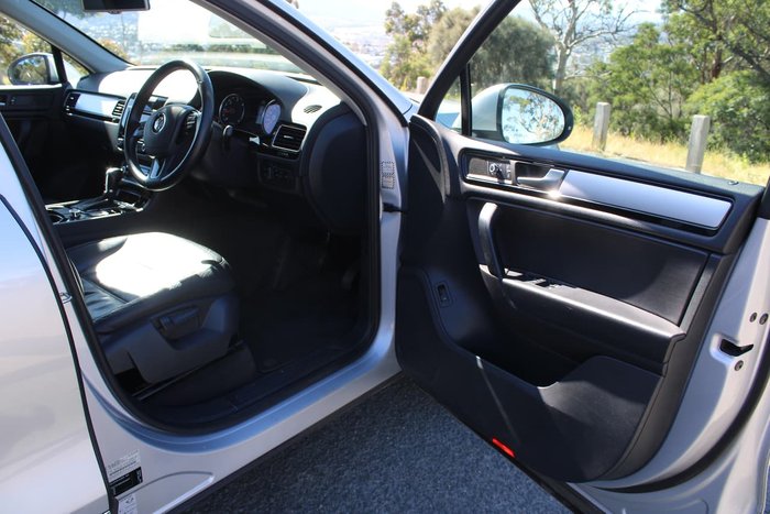 2011 Volkswagen Touareg 150TDI 7P MY11 Four Wheel Drive Silver