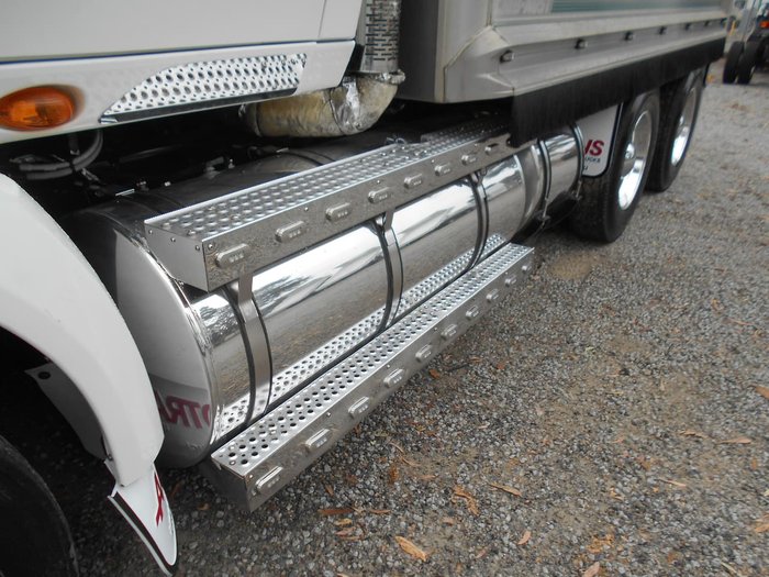 2015 CATERPILLAR CT630 White