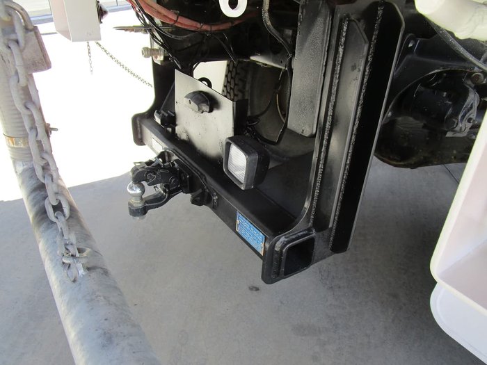 2004 UD PK265 TIPPER/TANKER WHITE