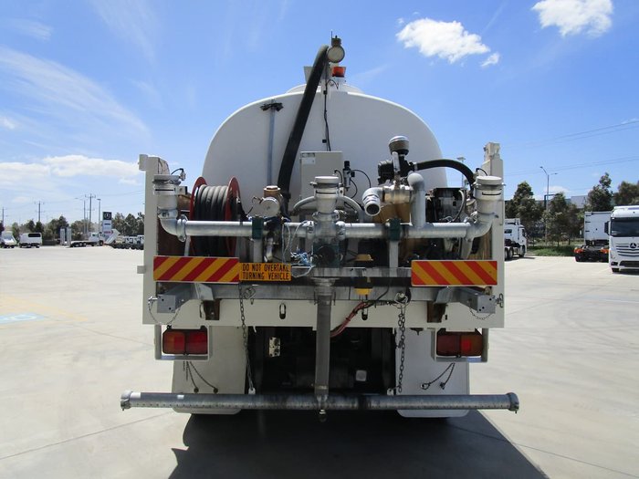 2004 UD PK265 TIPPER/TANKER WHITE