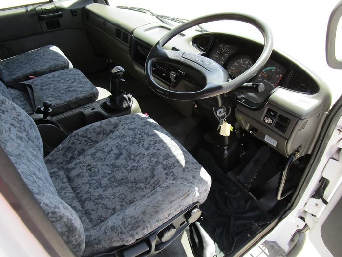 2004 UD PK265 TIPPER/TANKER WHITE