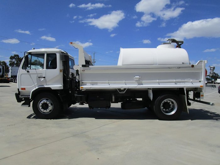 2004 UD PK265 TIPPER/TANKER WHITE