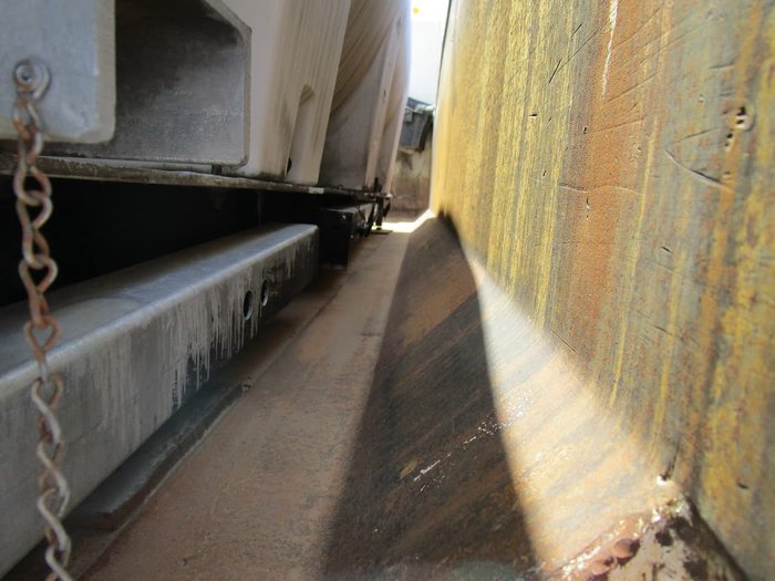 2004 UD PK265 TIPPER/TANKER WHITE