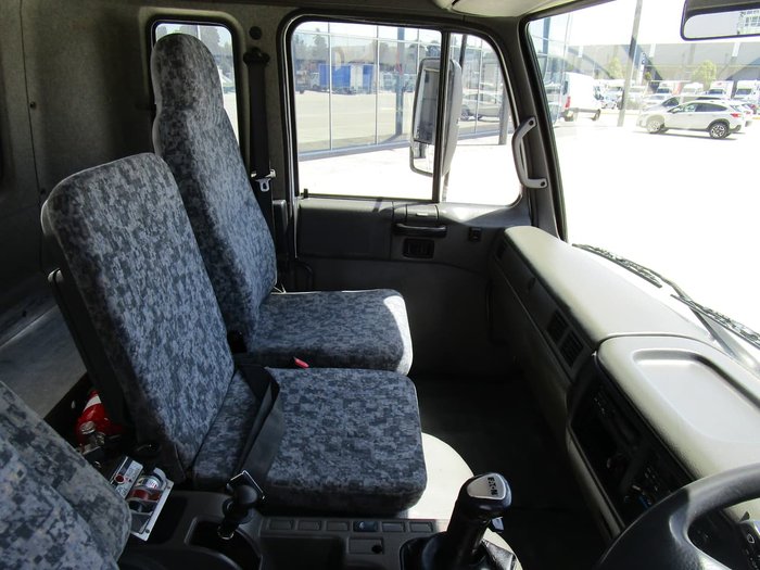 2004 UD PK265 TIPPER/TANKER WHITE