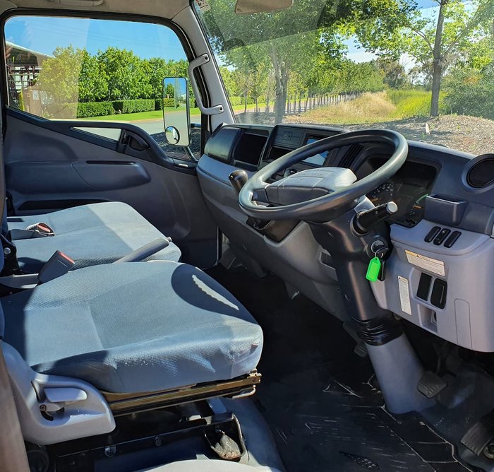 2015 FUSO 815 CANTER WHITE