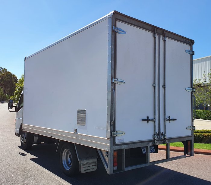 2015 FUSO 815 CANTER WHITE